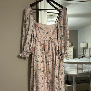 Storia floral dress- size large.
